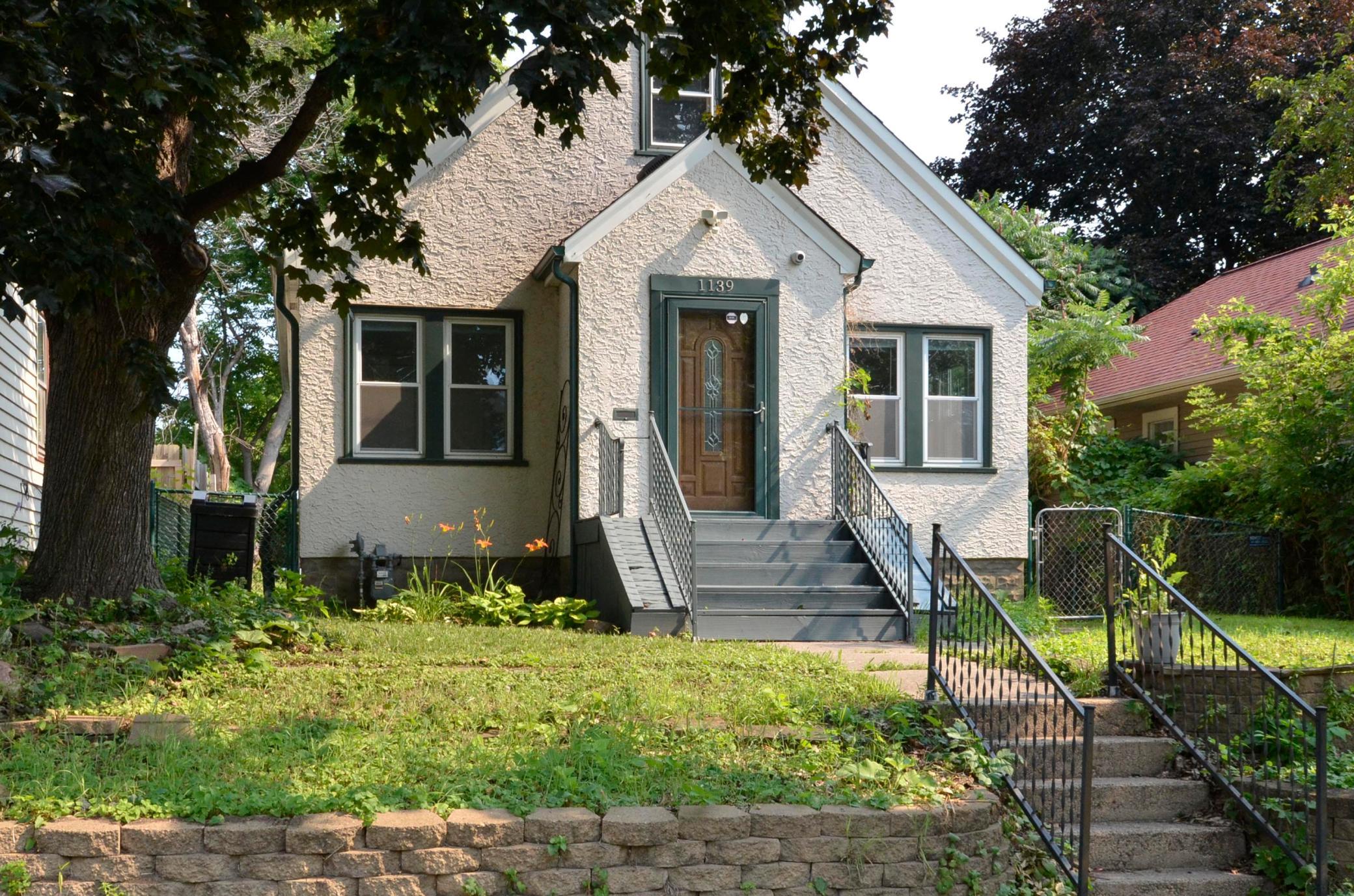 1139 Magnolia Avenue E, Saint Paul MN 55106