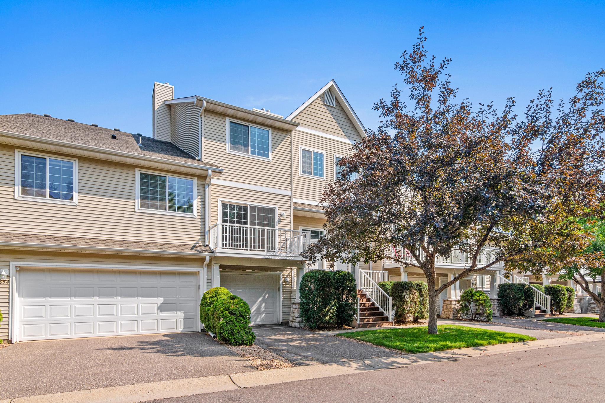 652 Willoughby Way W, Minnetonka MN 55305