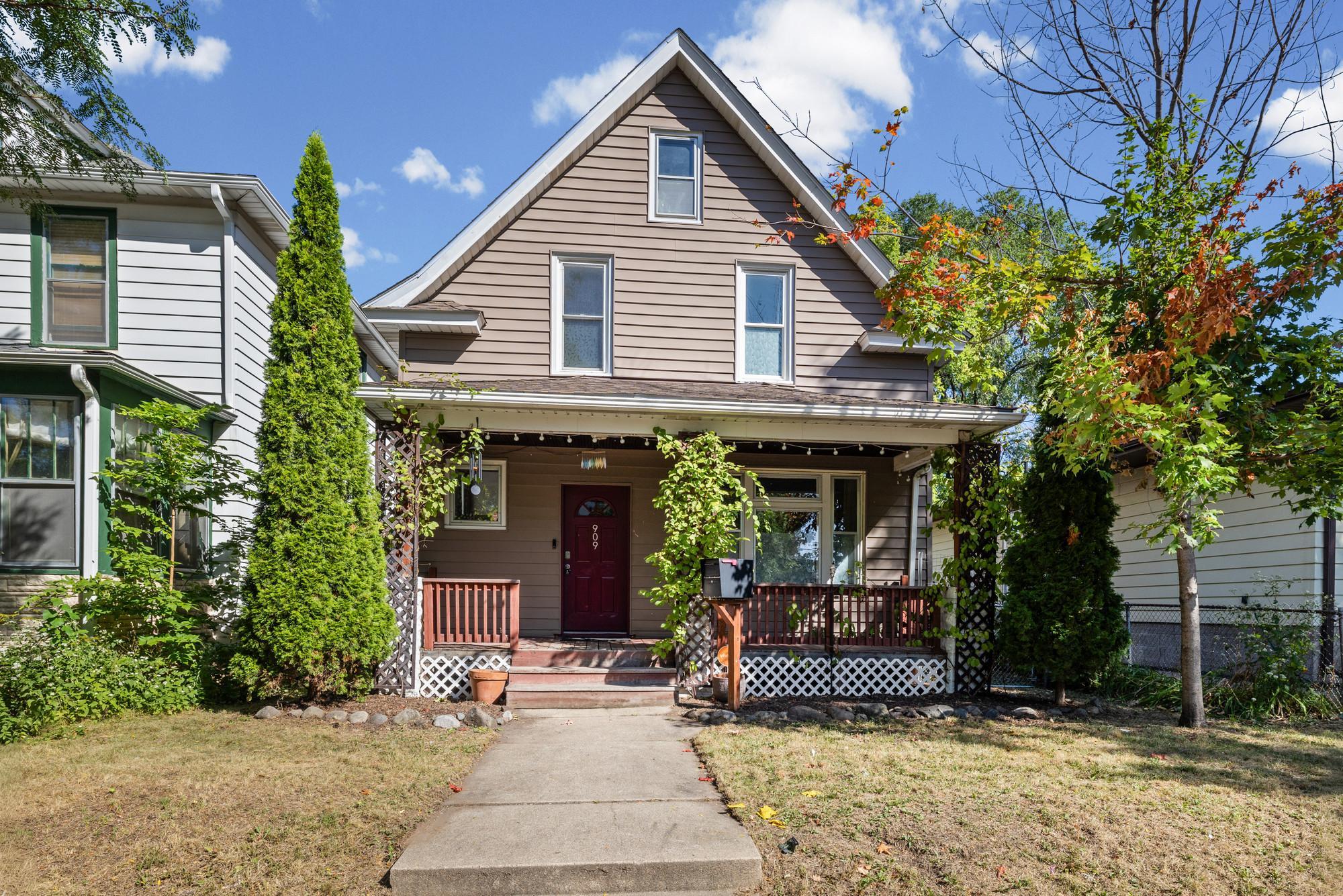 909 Sherburne Avenue, Saint Paul MN 55104