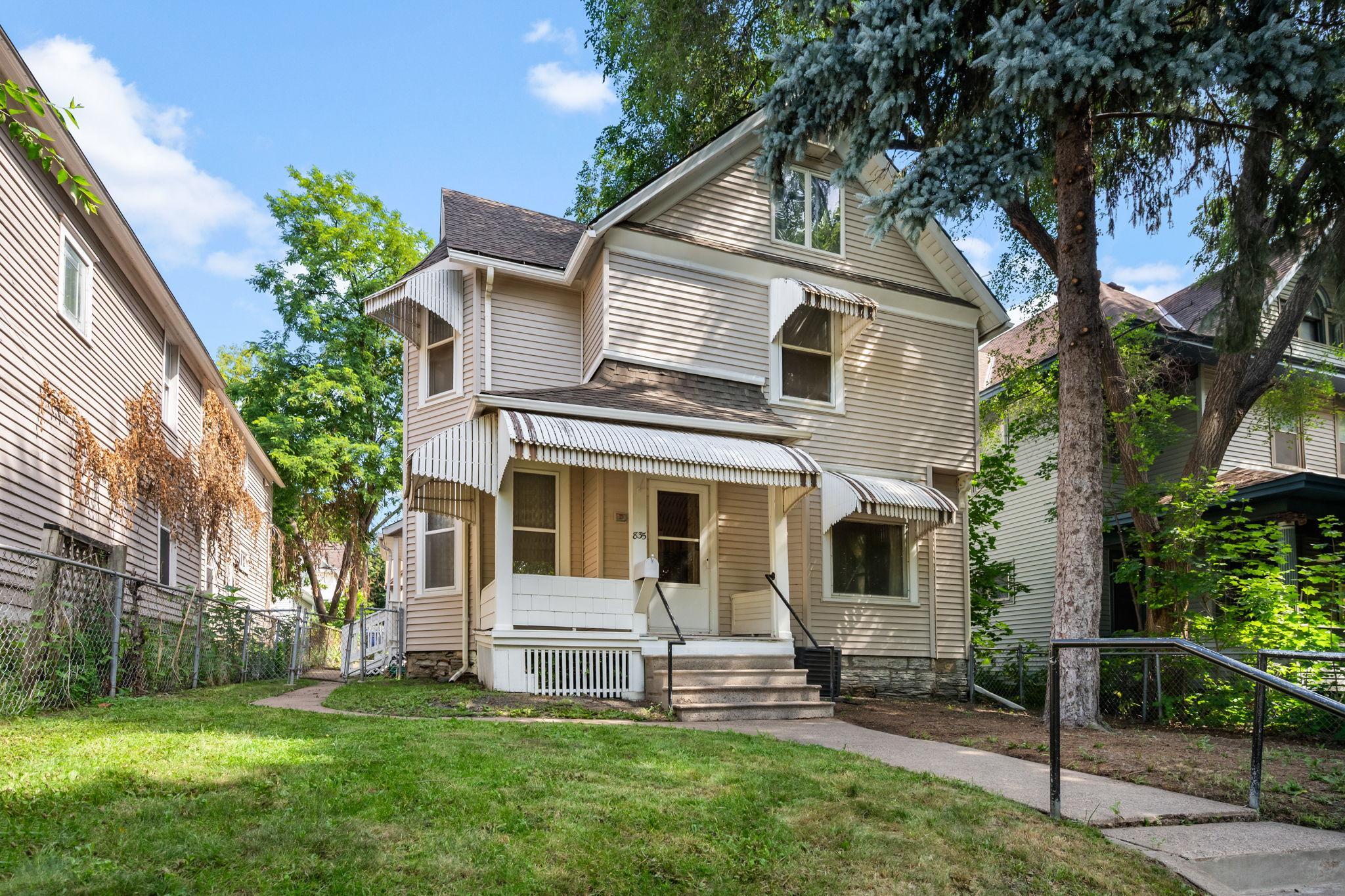 835 3rd Street E, Saint Paul MN 55106