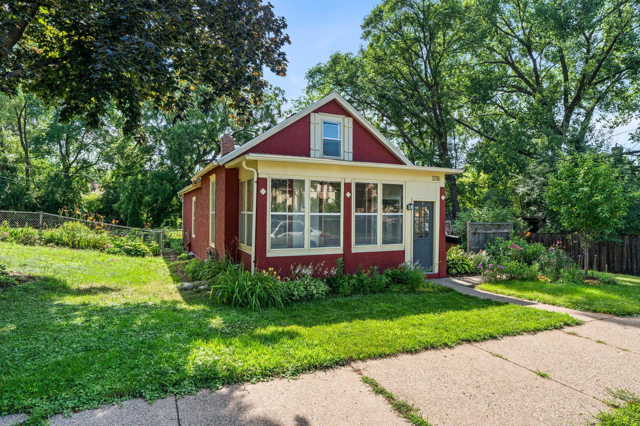 1216 Danforth Street, Saint Paul MN 55117