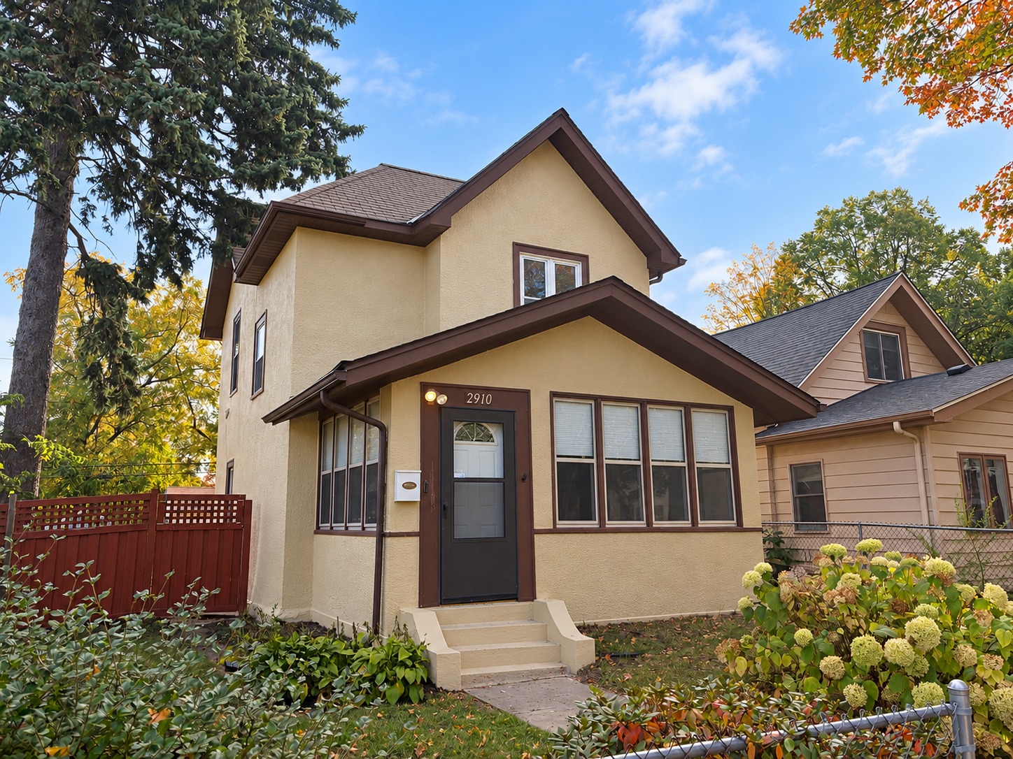 2910 Russell Avenue N, Minneapolis MN 55411