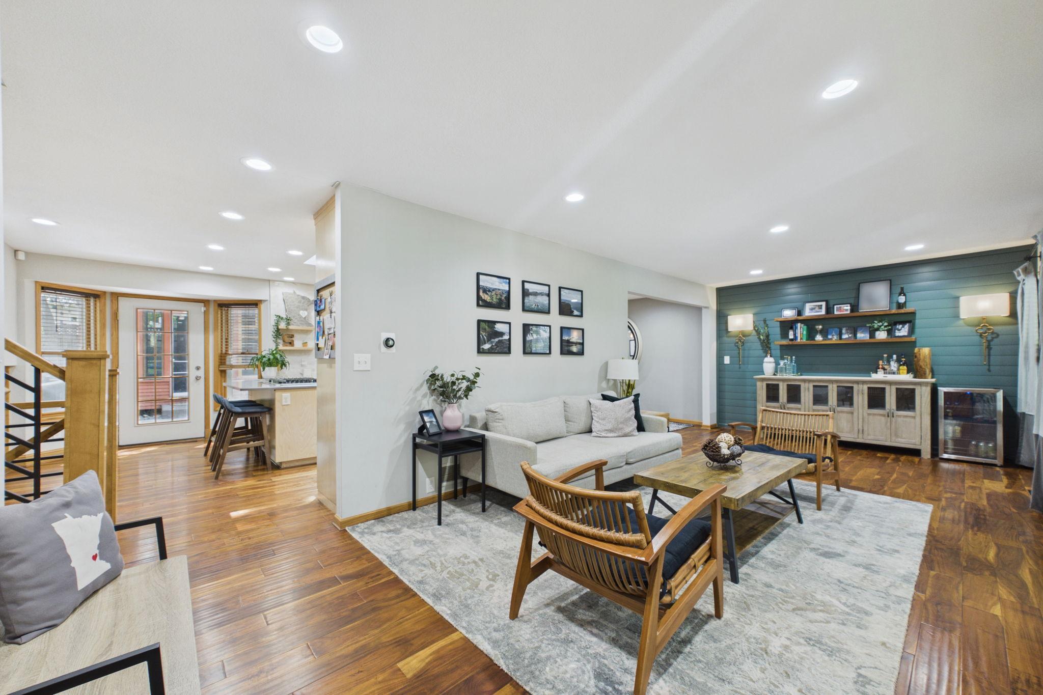 30 B Street, Saint Paul MN 55106