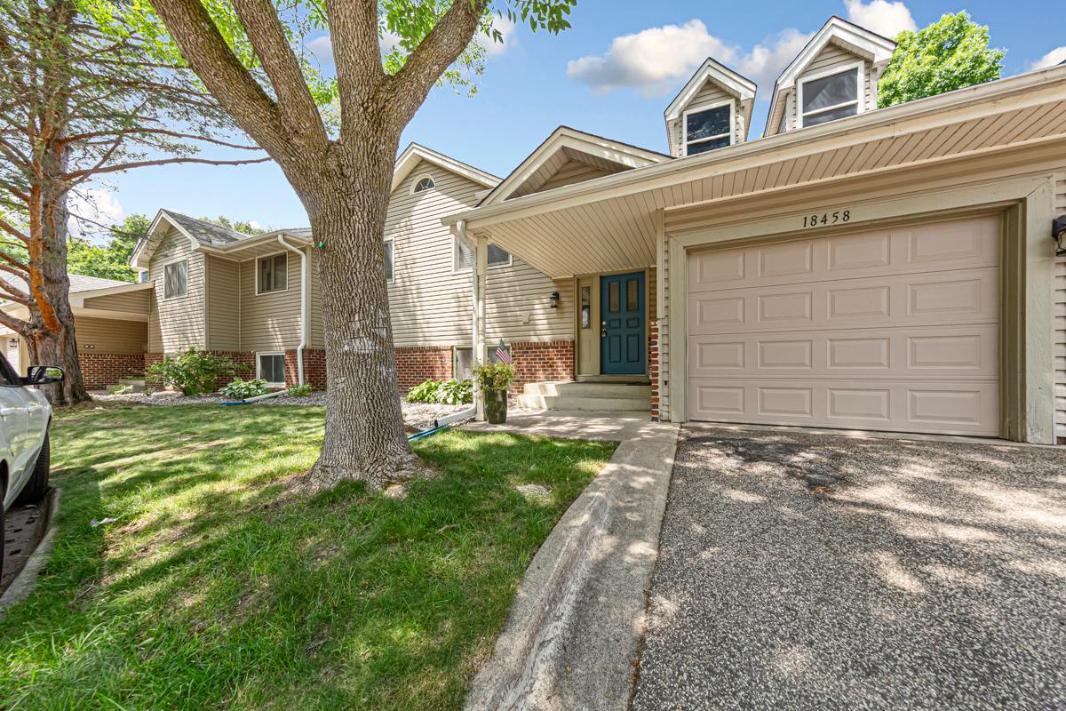 18450 Creeks Bend Drive, Minnetonka MN 55345