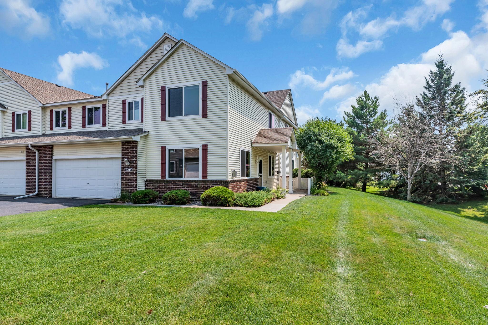 9795 Vagabond Lane N, Maple Grove MN 55311