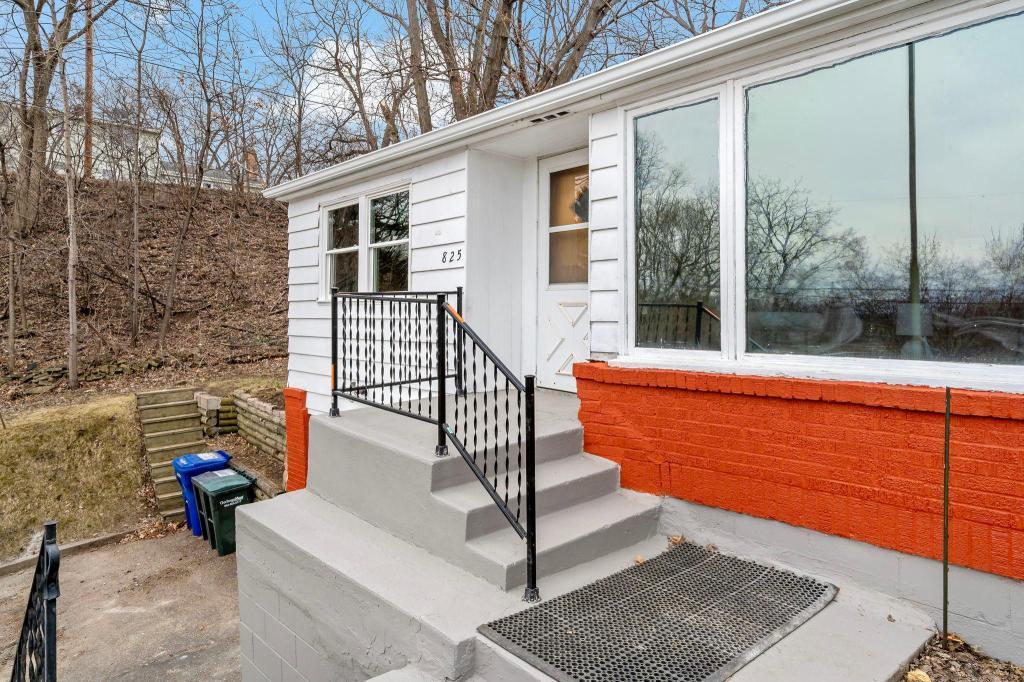 825 Kansas Avenue, Saint Paul MN 55107