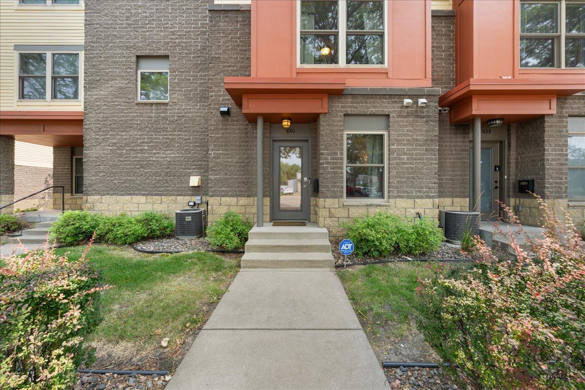 640 Dale Street N, Saint Paul MN 55103