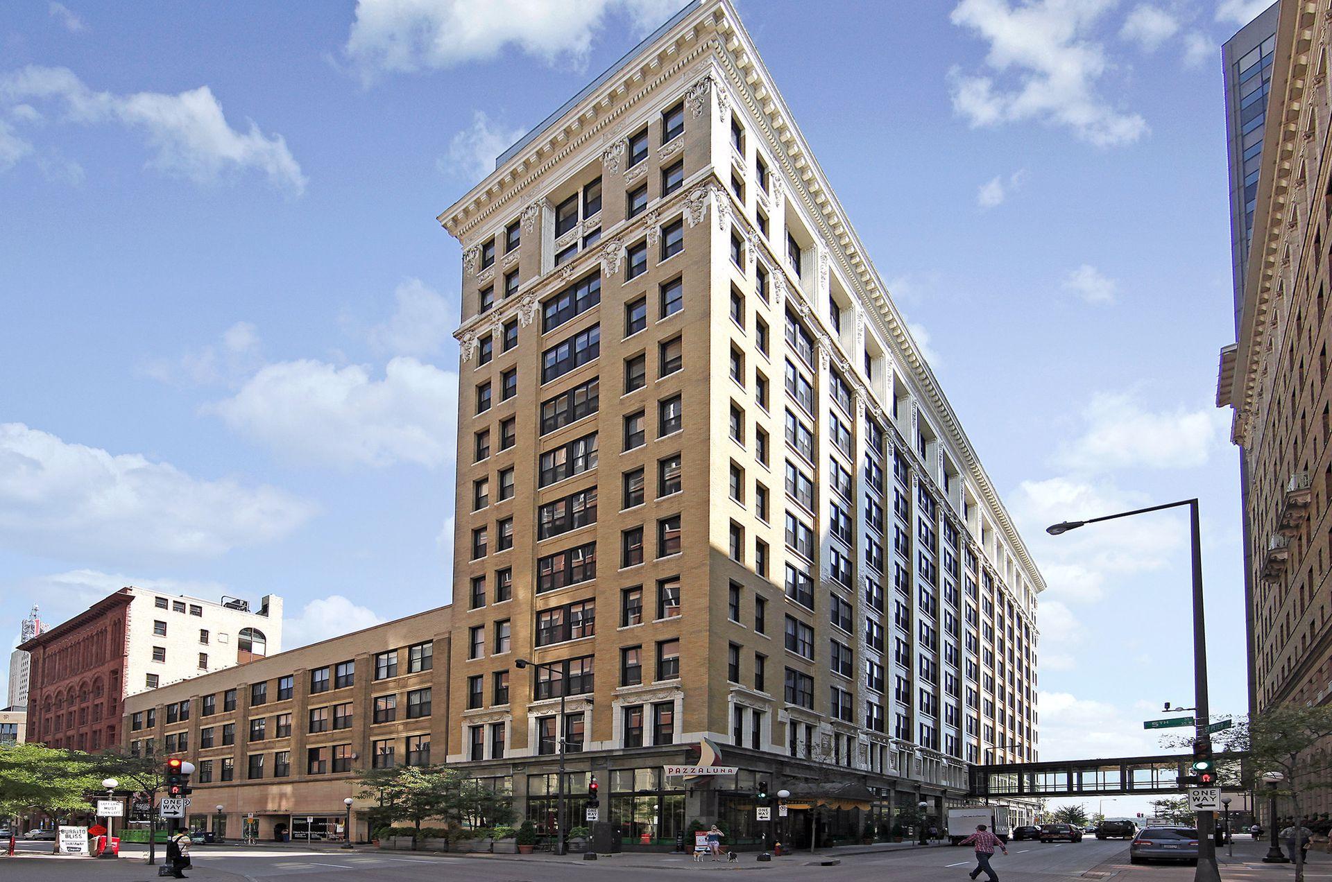 350 Saint Peter Street Unit 903, Saint Paul MN 55102