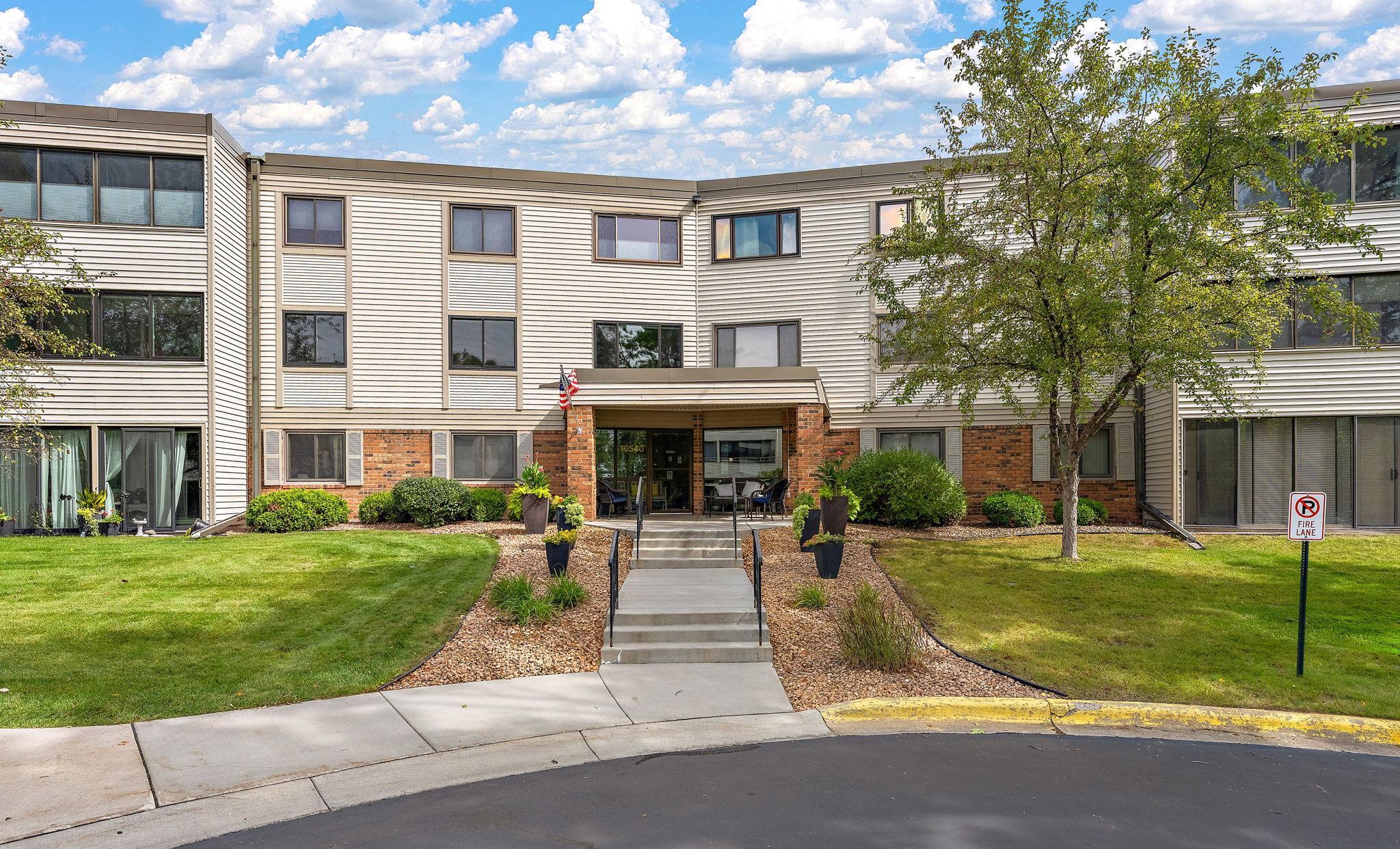 10540 43rd Avenue N Unit 203, Plymouth MN 55442