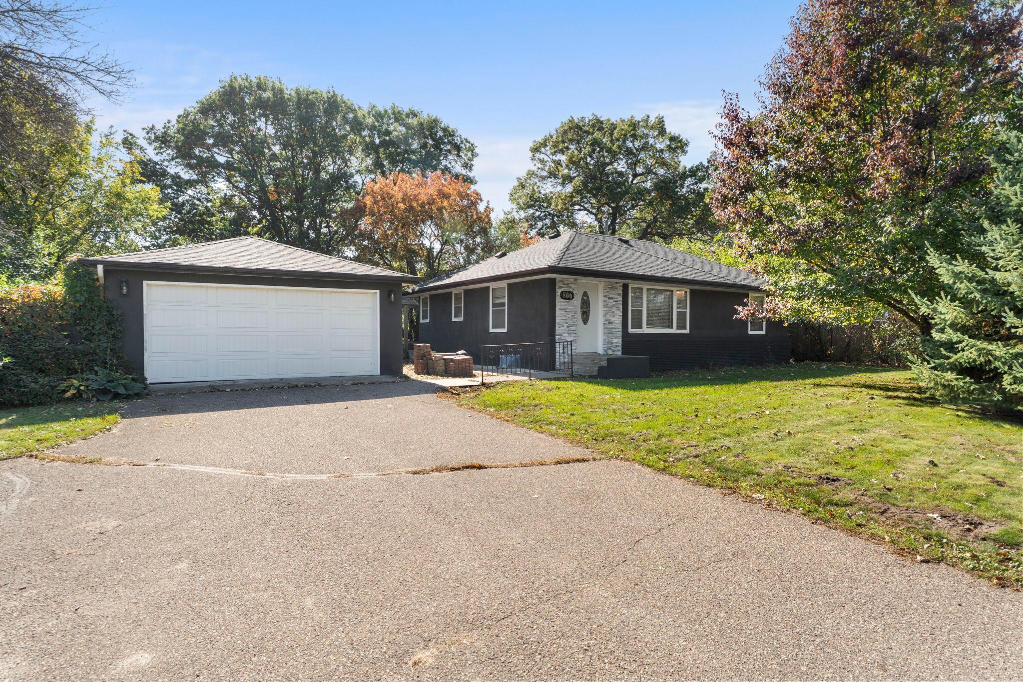 806 89th Avenue NE, Blaine MN 55434