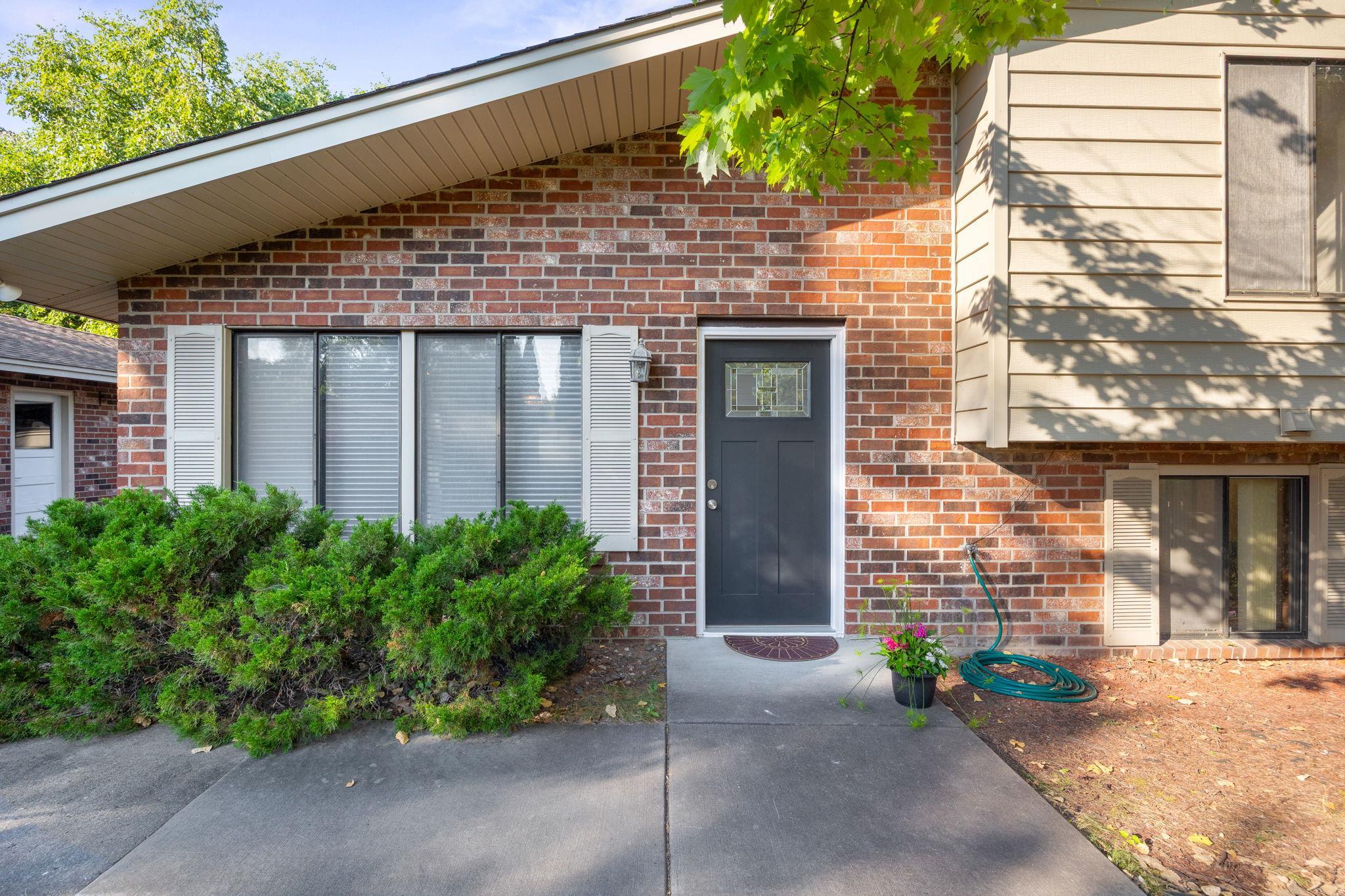 2241 Country Lane, Minnetonka MN 55305