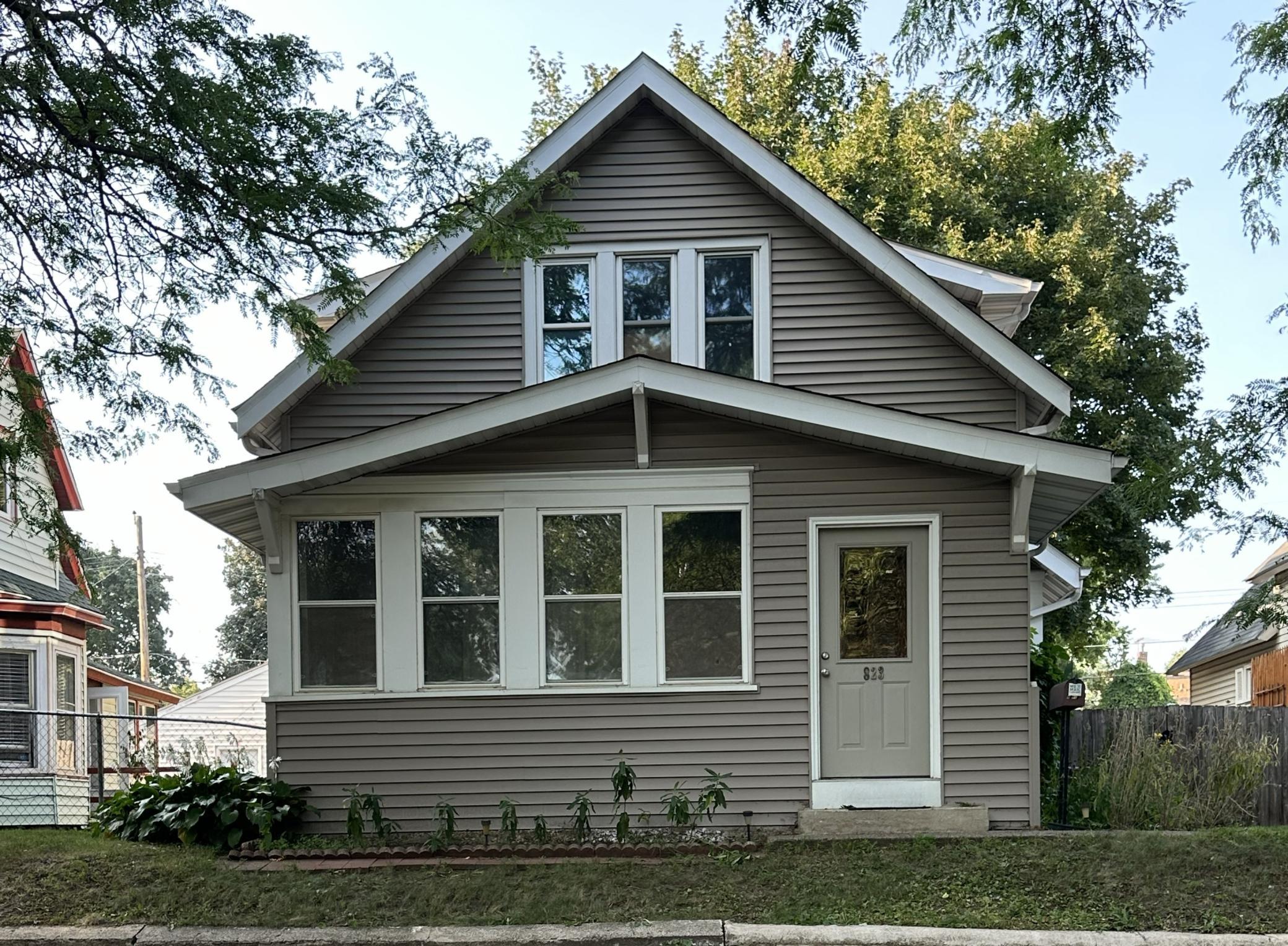 823 Juno Avenue, Saint Paul MN 55102