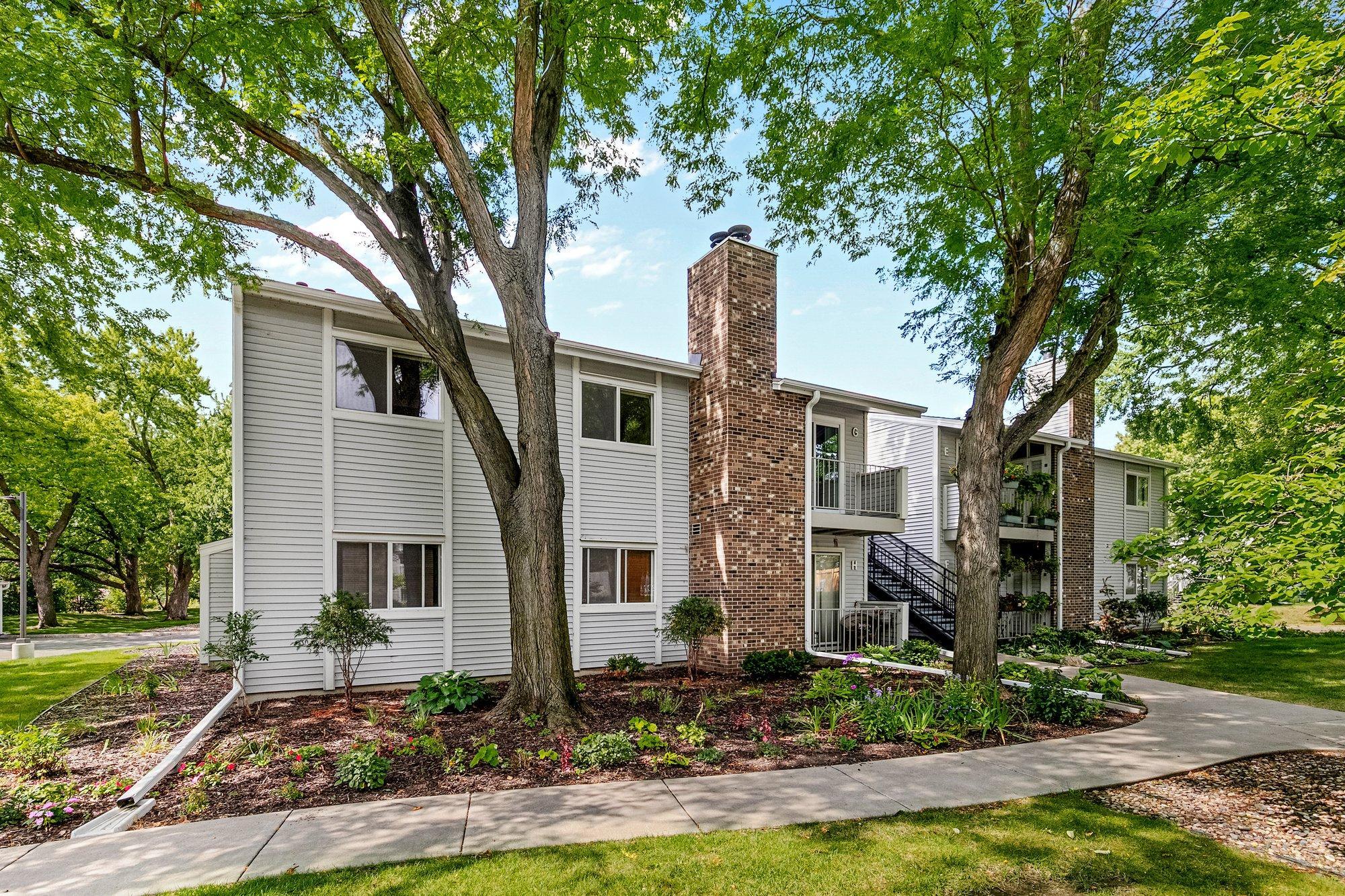 2296 Benson Avenue Unit G, Saint Paul MN 55116