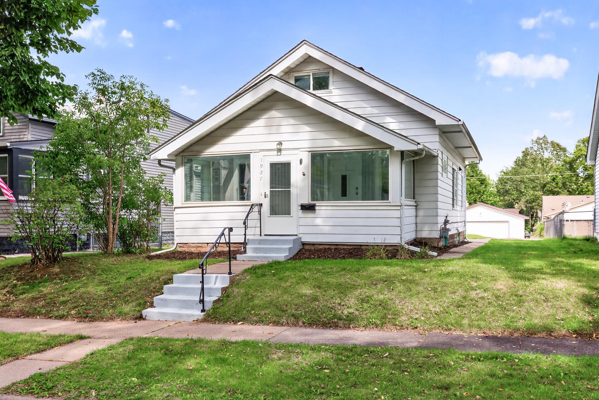 1927 Sherwood Avenue, Saint Paul MN 55119