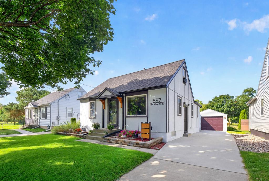 837 11th Avenue SE, Rochester MN 55904