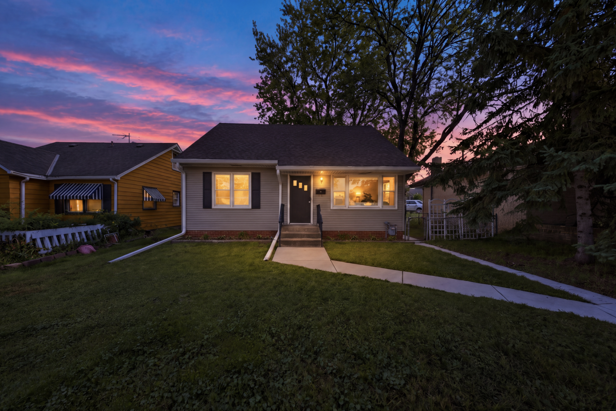 1446 Dale Street N, Saint Paul MN 55117