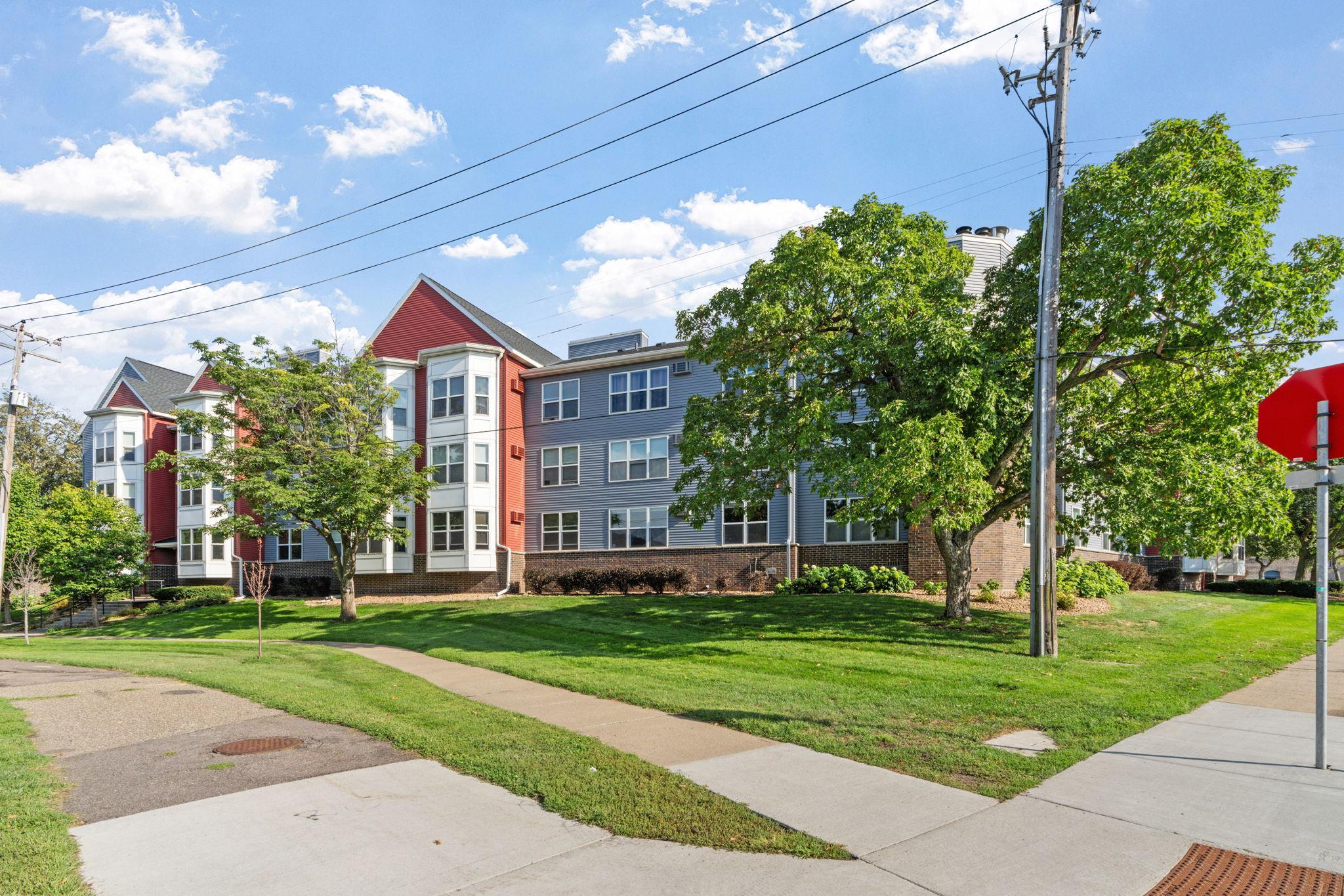 720 3rd Avenue NE Unit 325, Minneapolis MN 55413