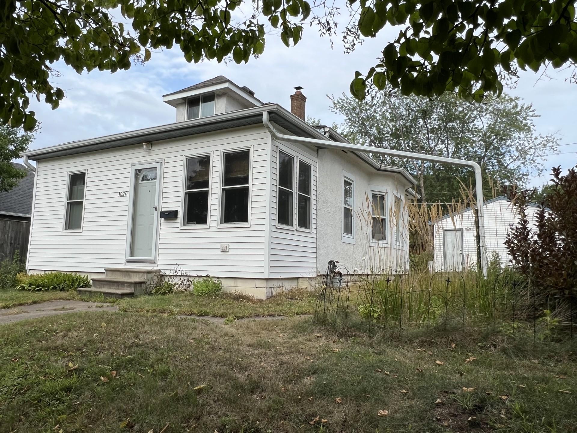 1020 Chatsworth Street N, Saint Paul MN 55103