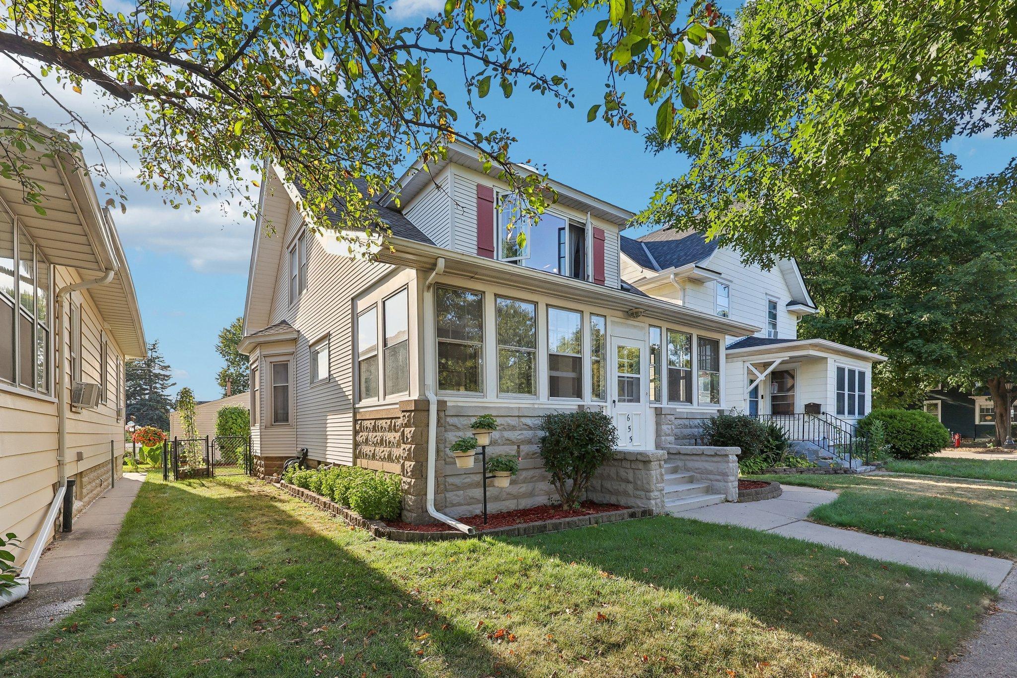 655 Simpson Street, Saint Paul MN 55104