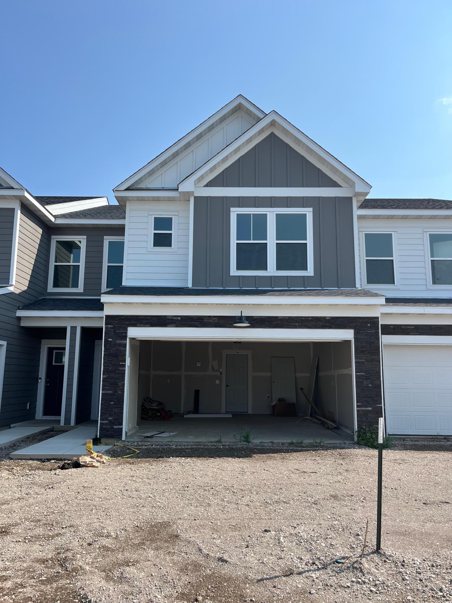 17976 Genoa Drive, Lakeville MN 55044