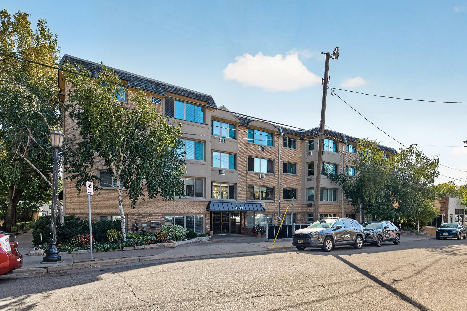 2727 W 43rd Street Unit 311, Minneapolis MN 55410