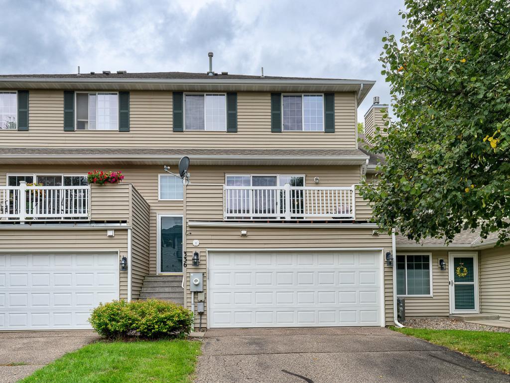 336 Gironde Court, Woodbury MN 55125