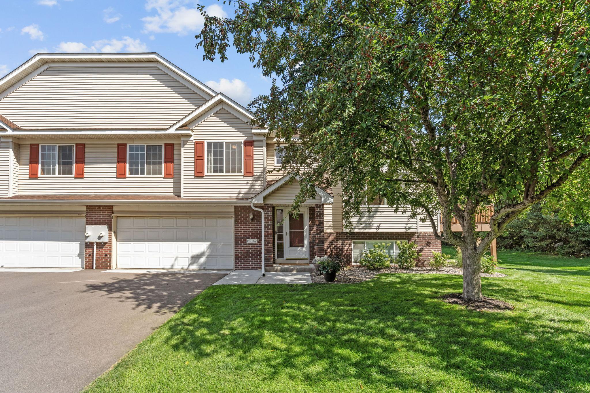15642 Chasewood Court, Rosemount MN 55068