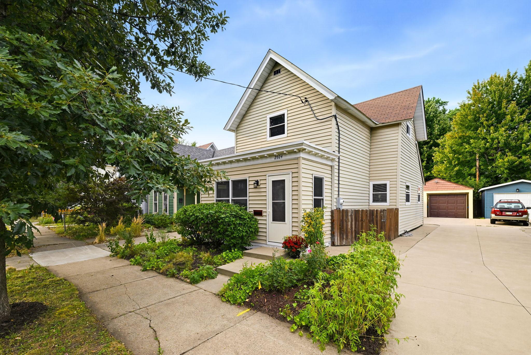 2924 E 25th Street, Minneapolis MN 55406