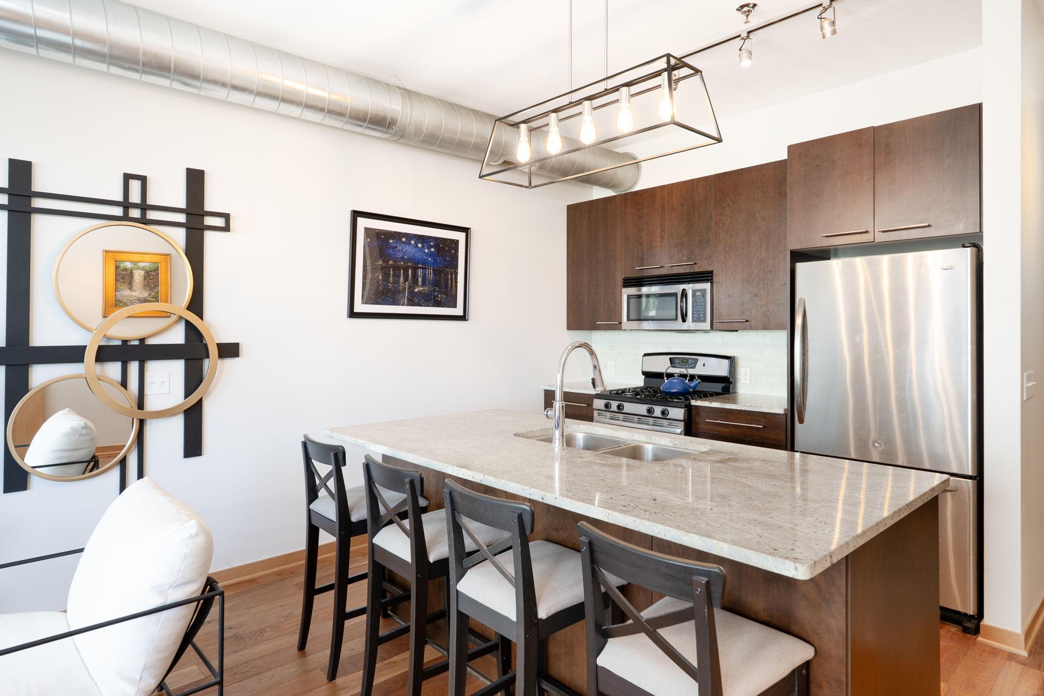 1211 Lagoon Avenue Unit 305, Minneapolis MN 55408