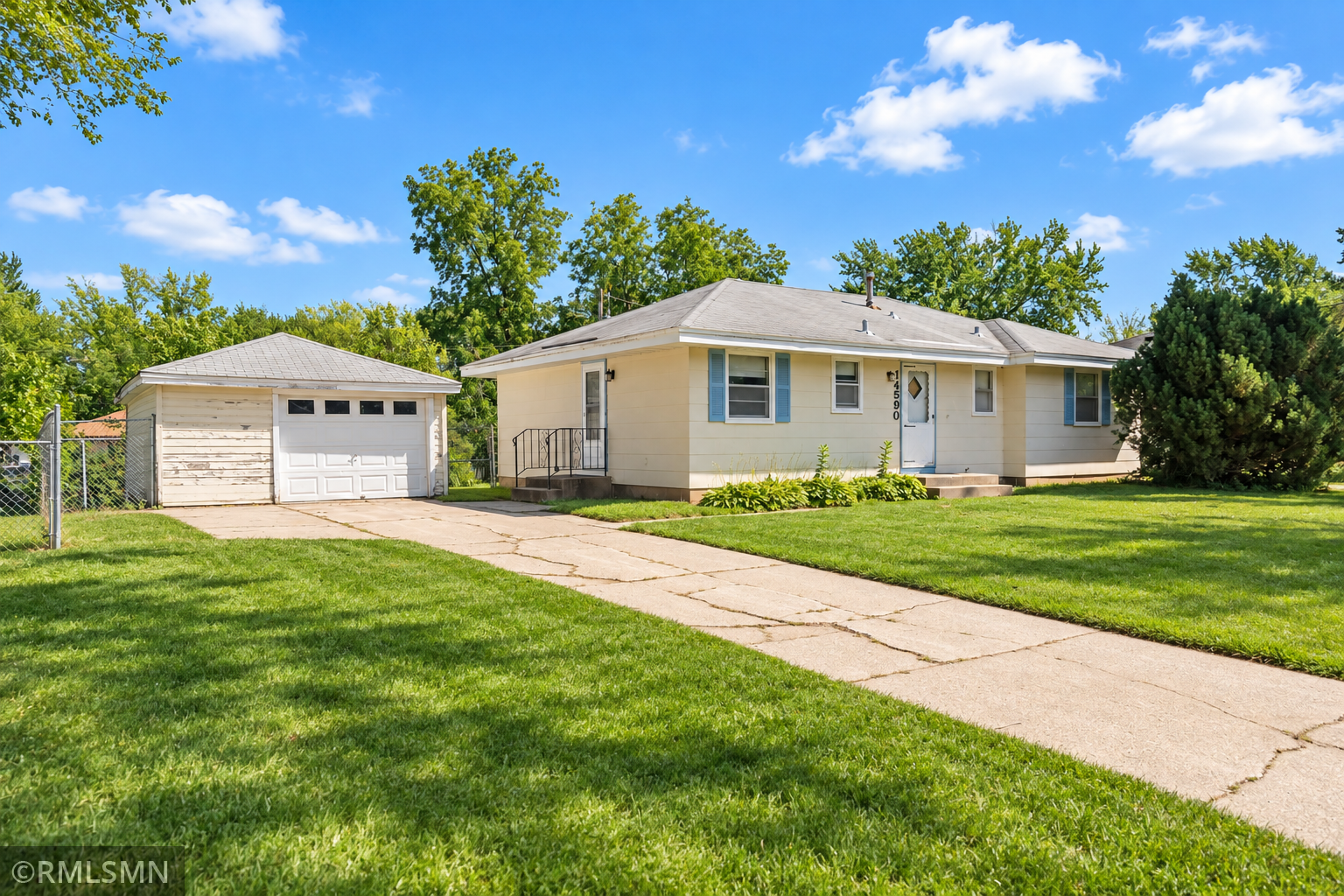 14590 Dallara Avenue W, Rosemount MN 55068