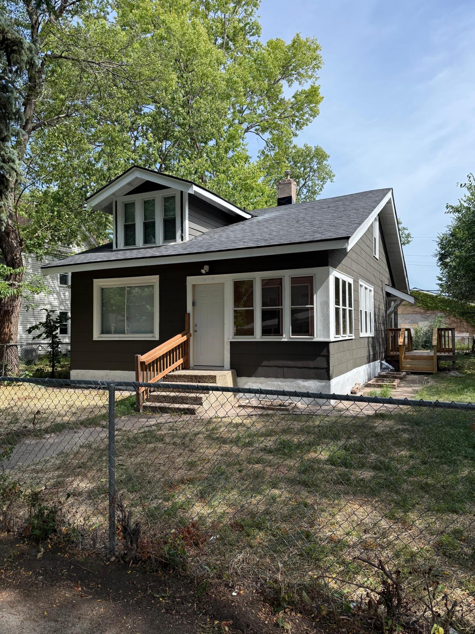 2439 15th Avenue S, Minneapolis MN 55404