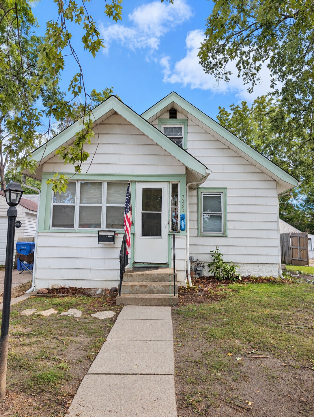 2082 Manitou Avenue, Saint Paul MN 55119
