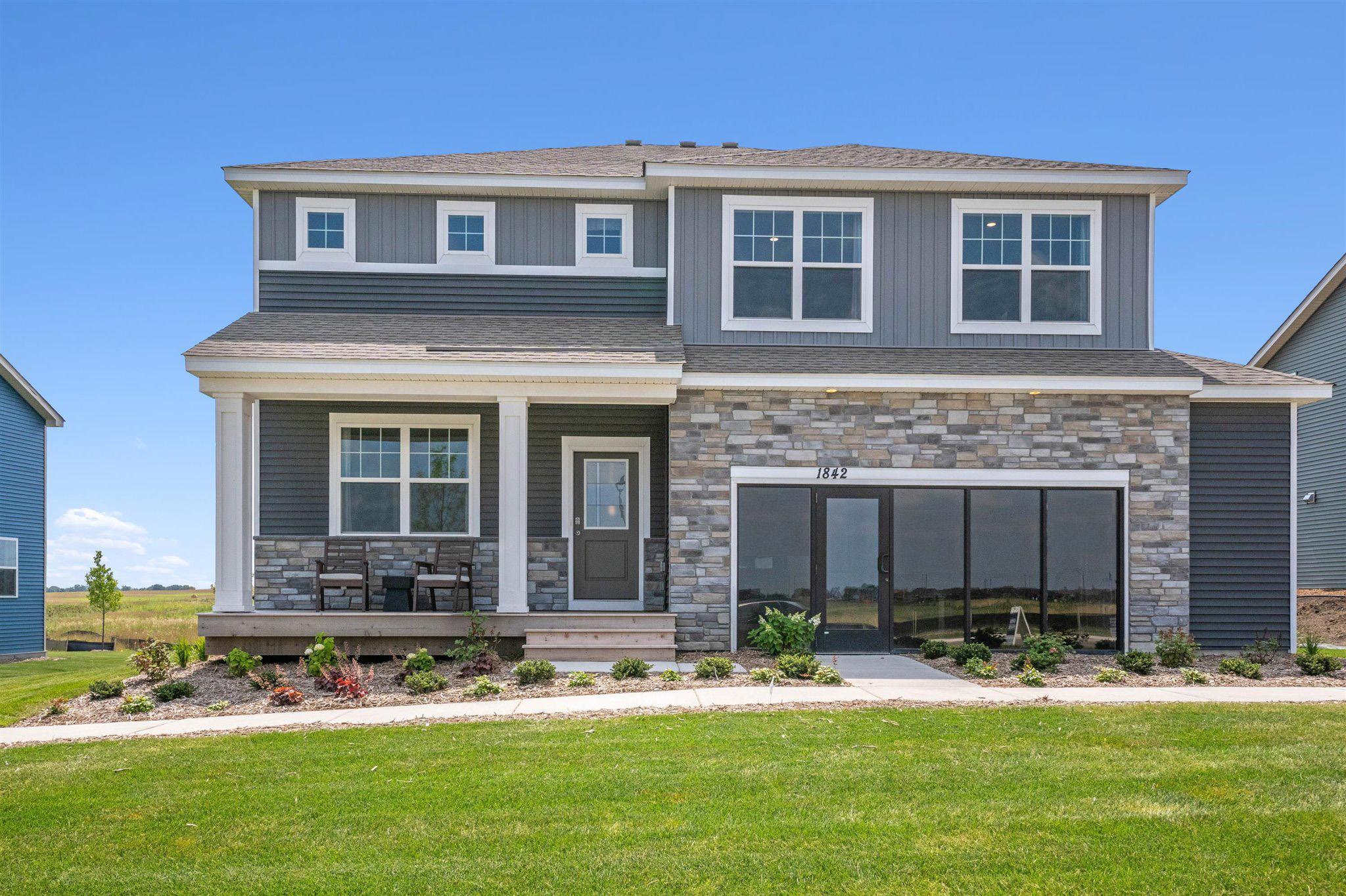 1842 Rainier Drive, Shakopee MN 55379