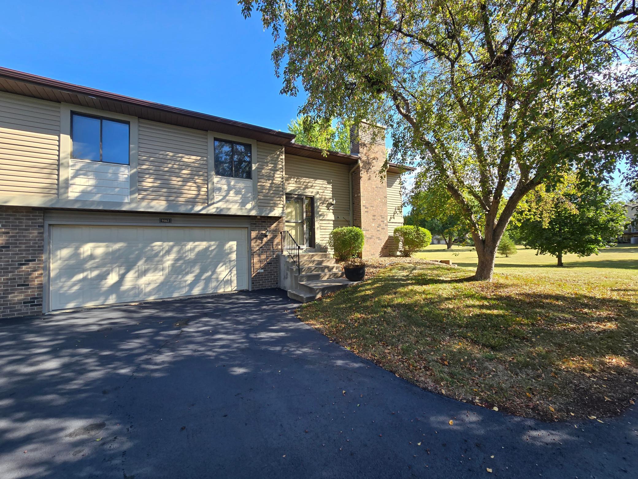 9462 Kingsview Lane N, Maple Grove MN 55369