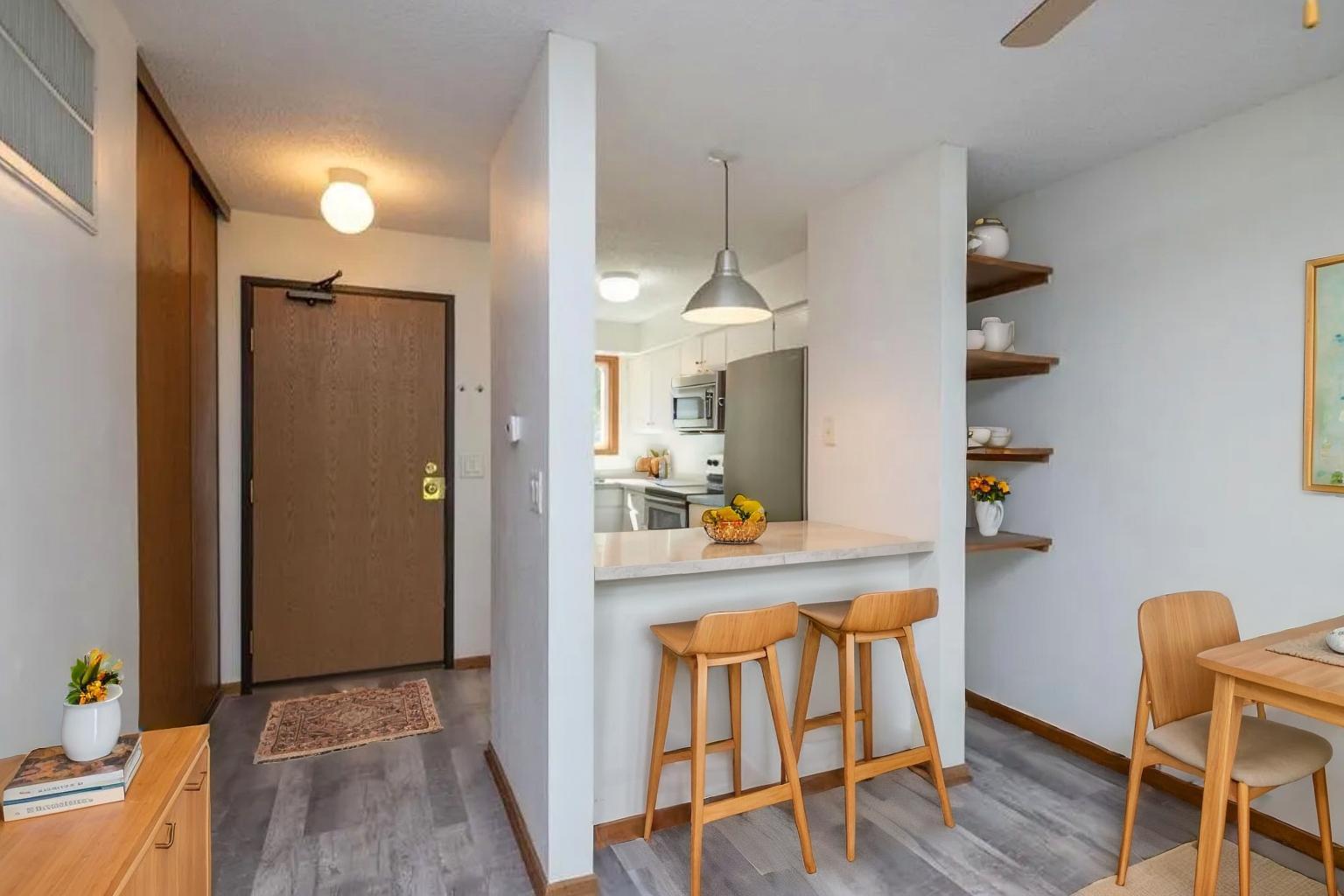 353 Belvidere Street E Unit 353B, Saint Paul MN 55107