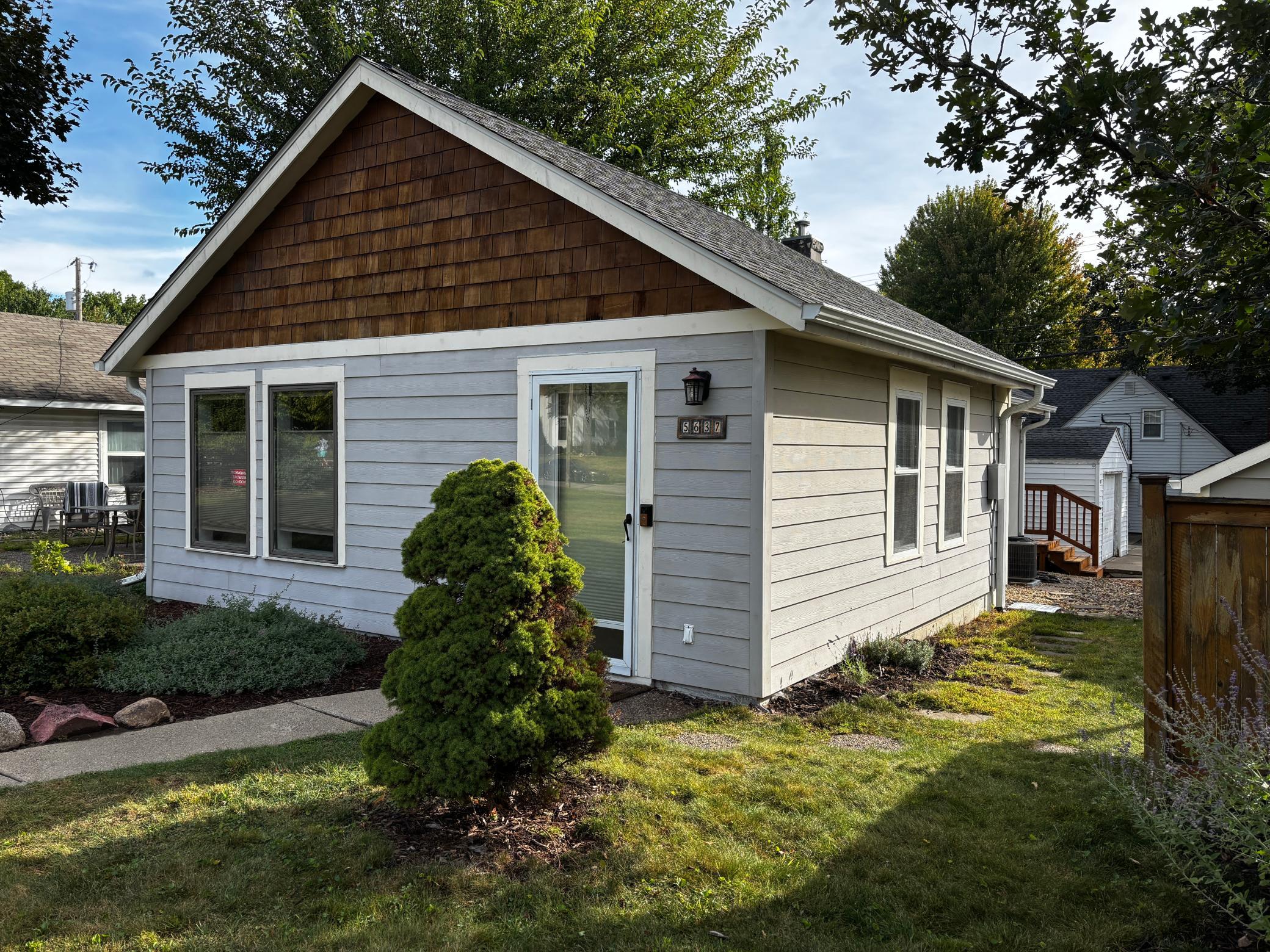 5637 13th Avenue S, Minneapolis MN 55417