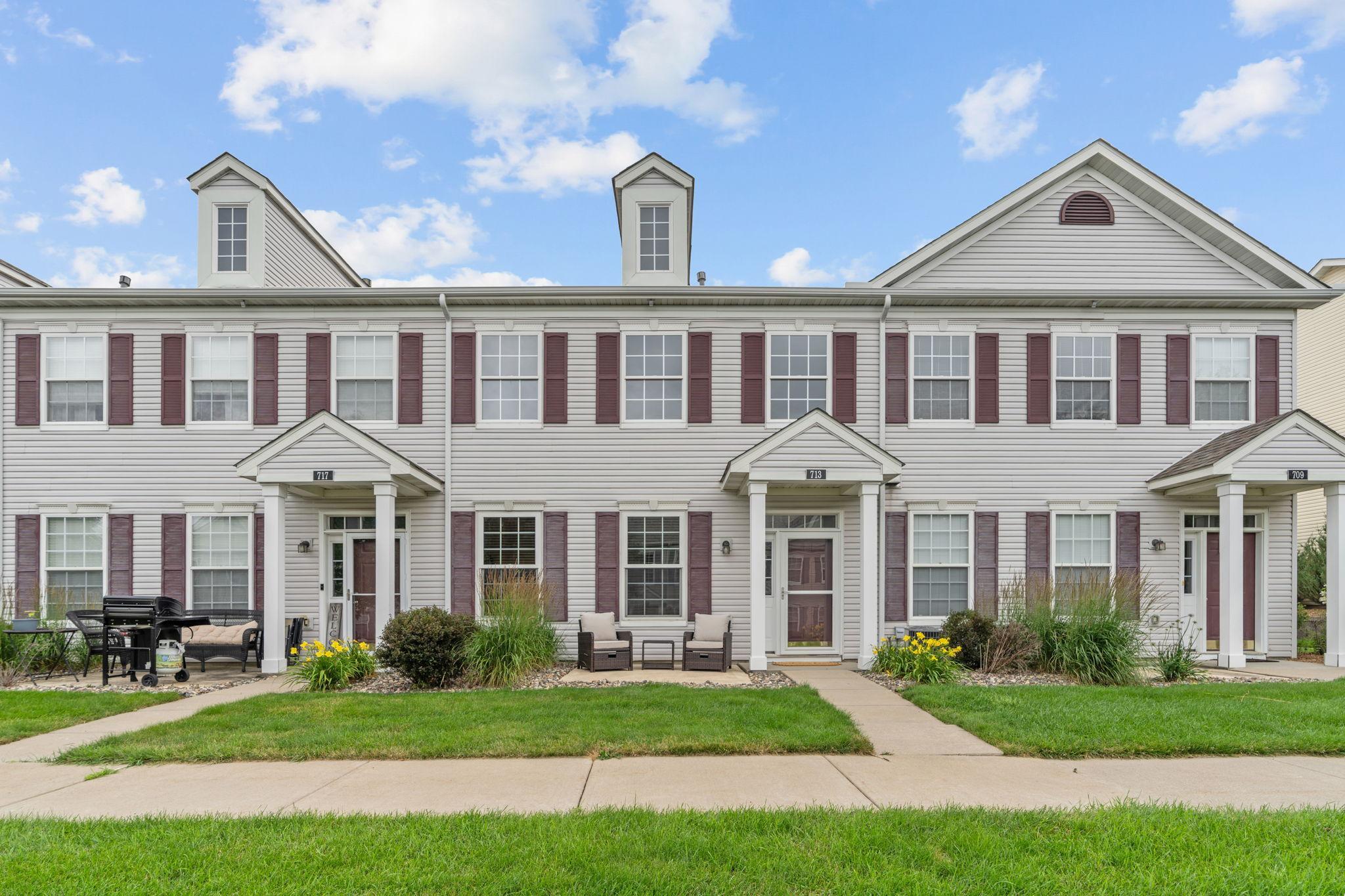 713 Cobblestone Way, Shakopee MN 55379