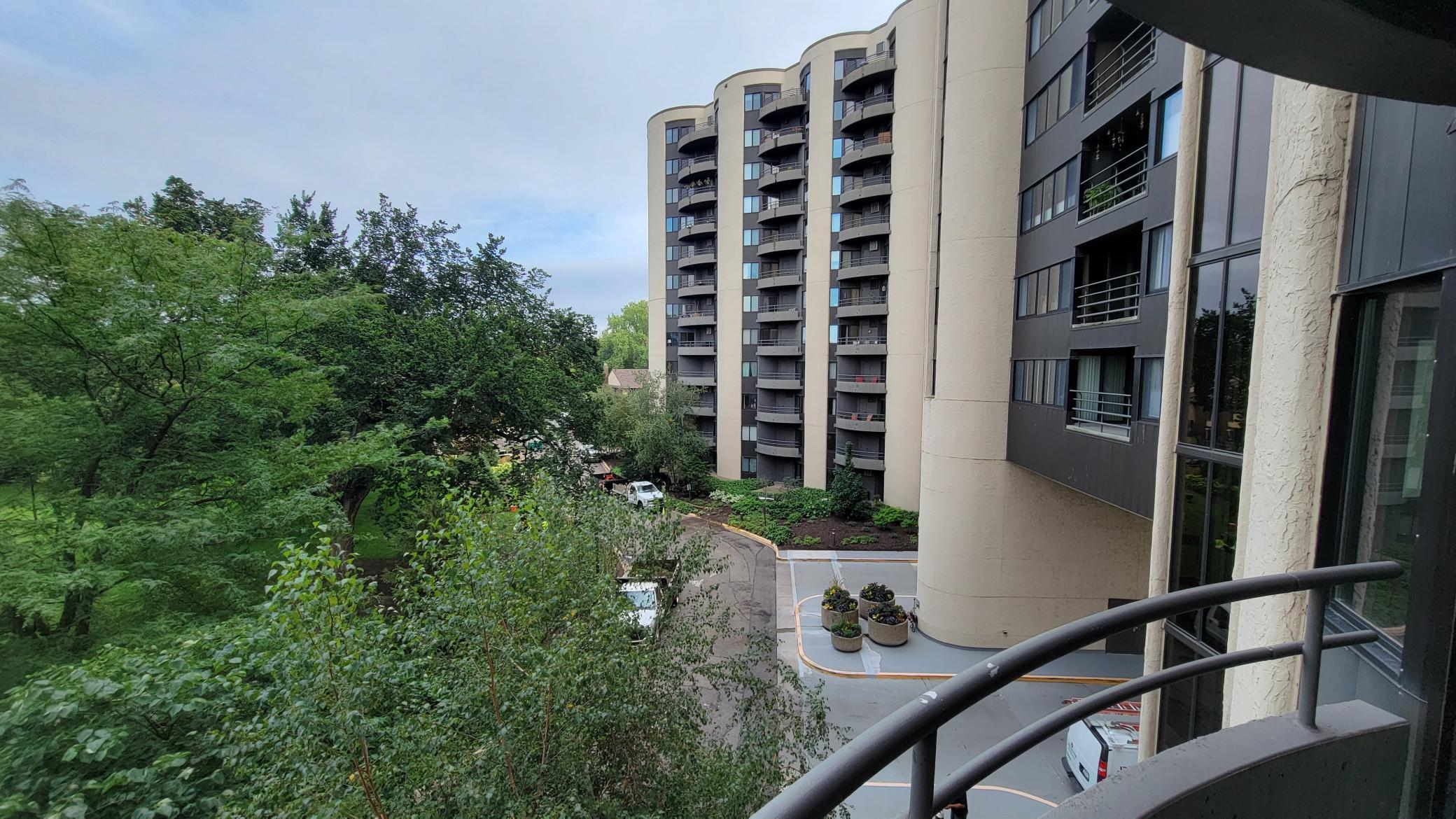 3151 Dean Court Unit B404, Minneapolis MN 55416