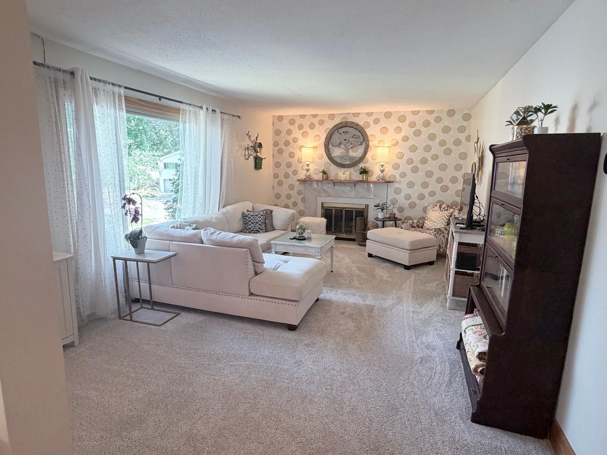 118 Avignon Court, Woodbury MN 55125