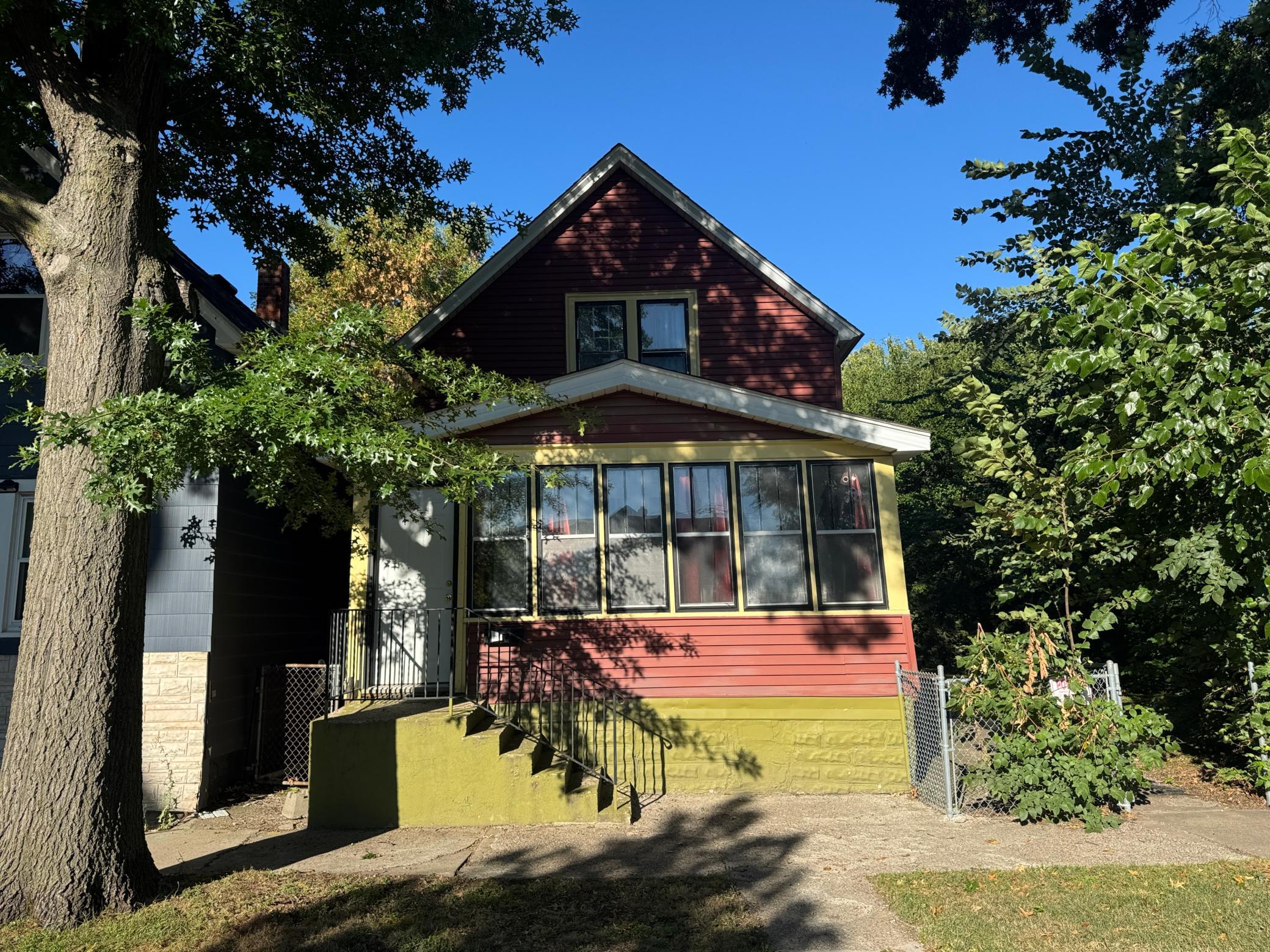 849 Woodbridge Street, Saint Paul MN 55117