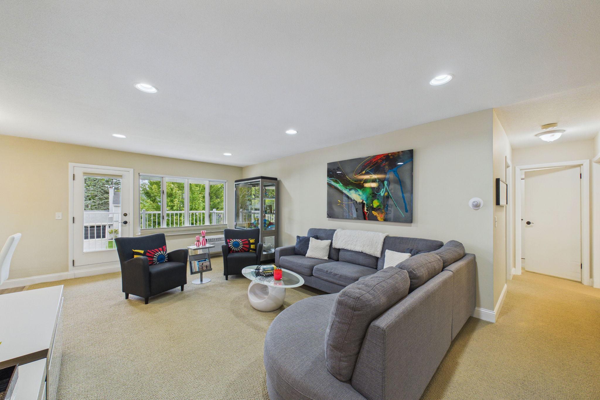 6005 Eden Prairie Road Unit 210, Edina MN 55436