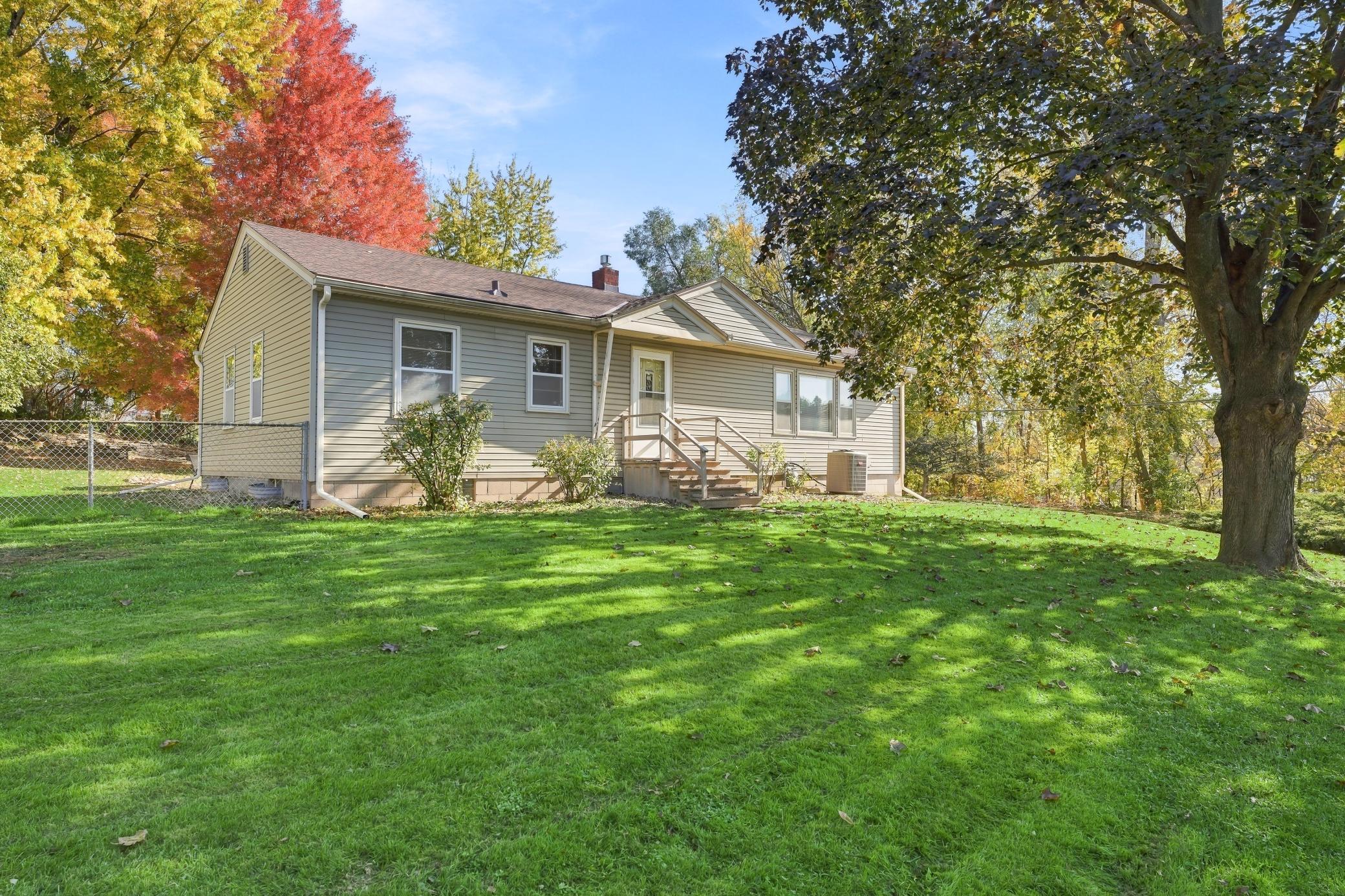 1566 Albemarle Street, Saint Paul MN 55117