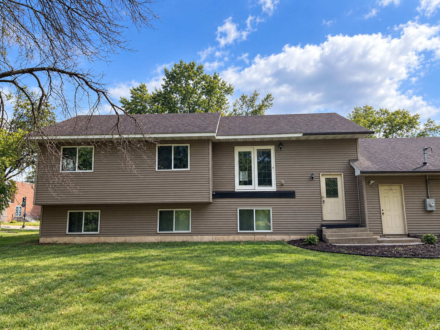 1027 White Bear Avenue N, Saint Paul MN 55106