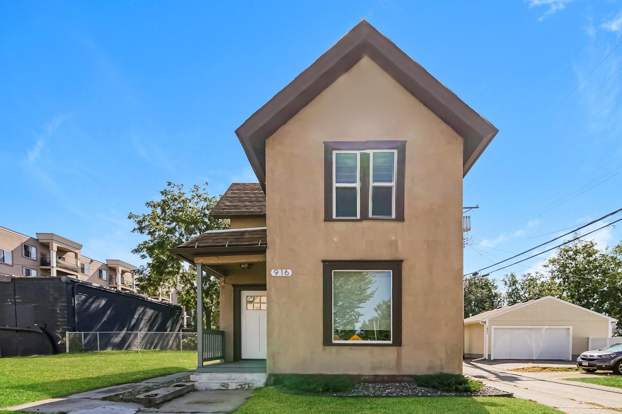 916 20th Avenue NE, Minneapolis MN 55418