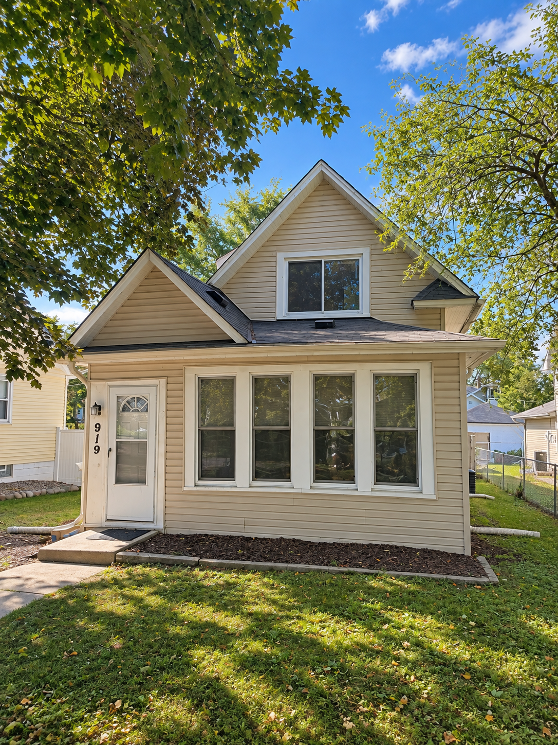 919 26th Avenue SE, Minneapolis MN 55414
