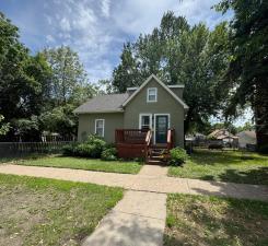 878 Monroe Court, Saint Paul MN 55102