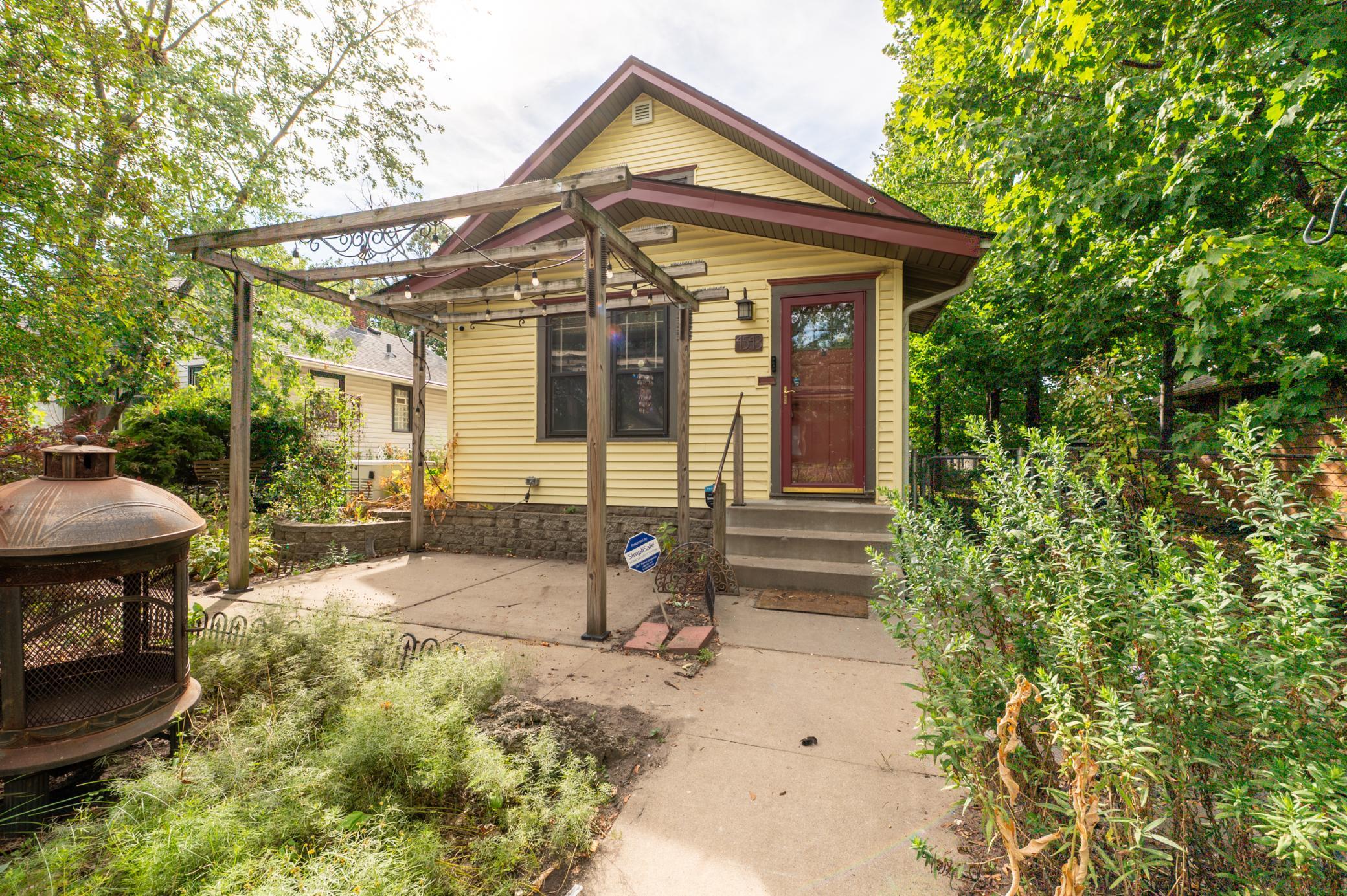 4543 Oliver Avenue N, Minneapolis MN 55412