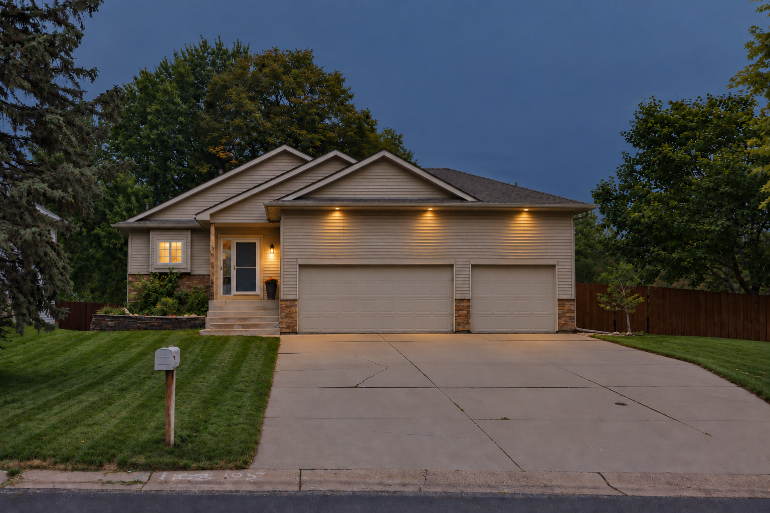 13496 73rd Avenue N, Maple Grove MN 55311