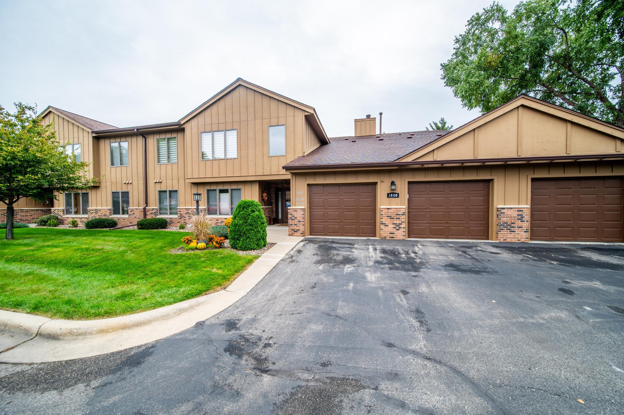 1808 Lakeview Court SW Unit 204, Rochester MN 55902