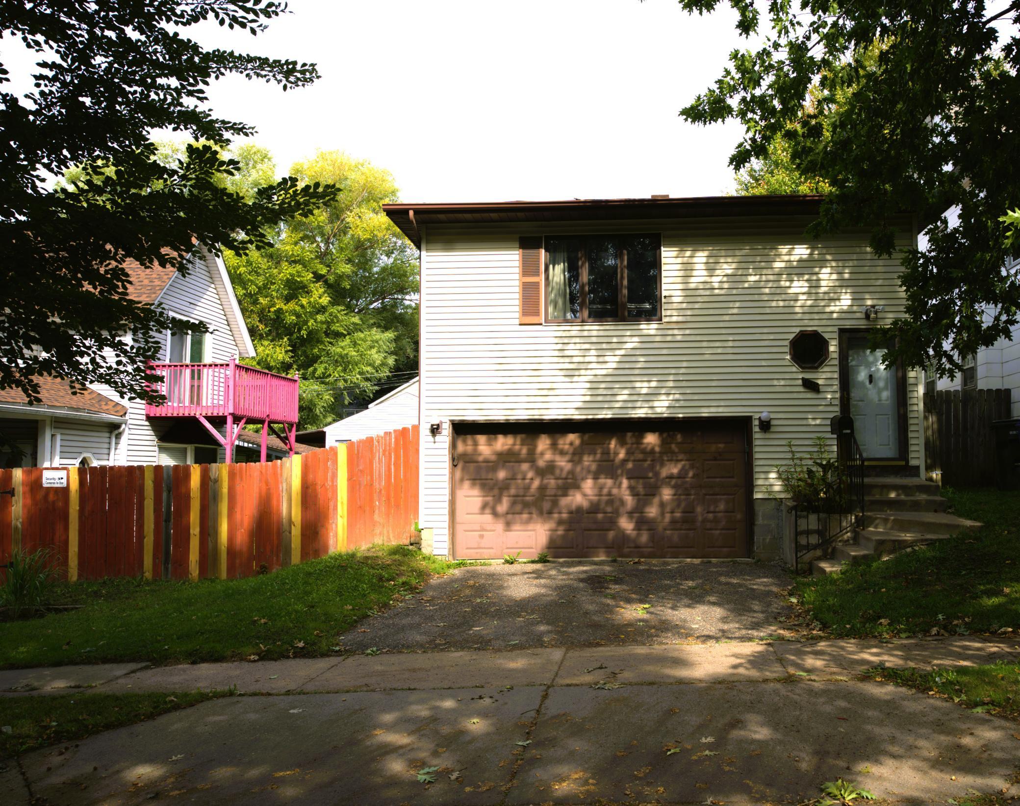1639 4th Street E, Saint Paul MN 55106